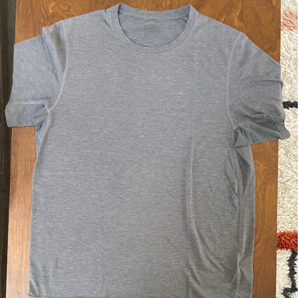 Patagonia men’s medium athletic tech t shirt capilene daily cool